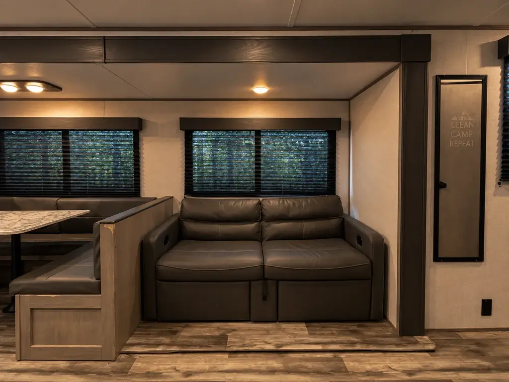 2024 Dutchmen Coleman Lantern LT Travel Trailer