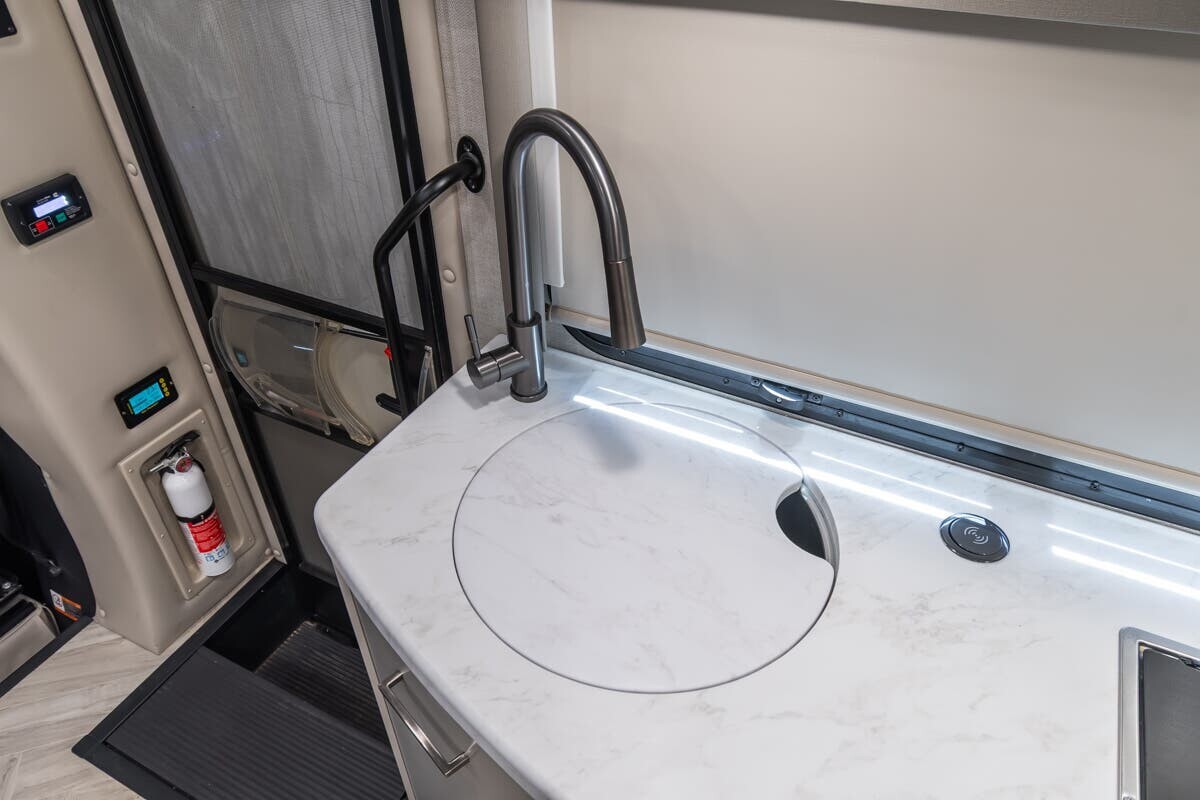 2025 Thor Motor Coach Tiburon