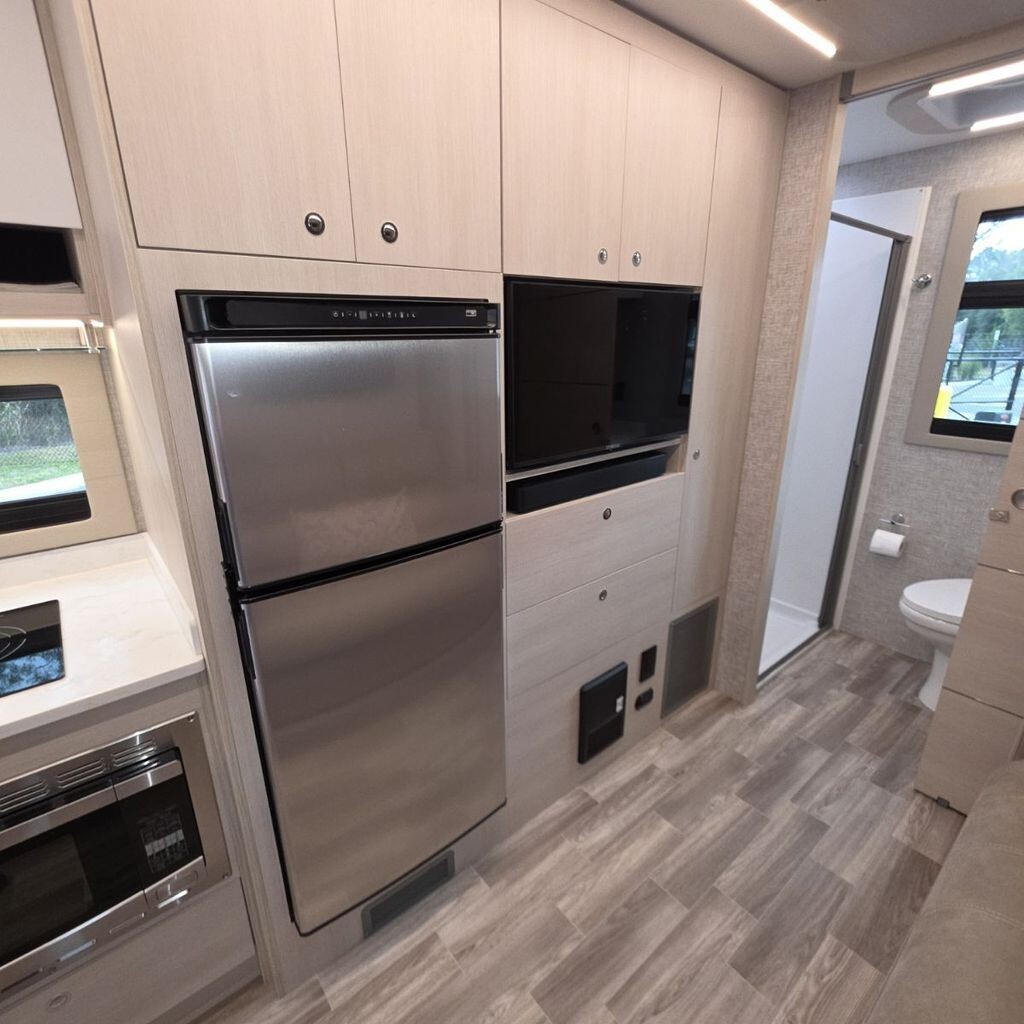 2025 Tiffin Motorhomes Wayfarer Class C Motorhome