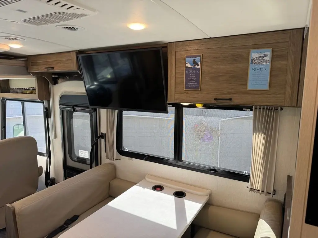 2025 Winnebago Vista Class A Motorhome