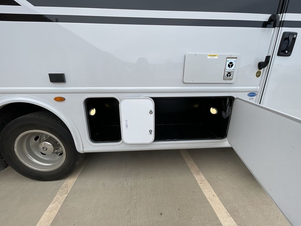 2026 Thor Motor Coach Resonate