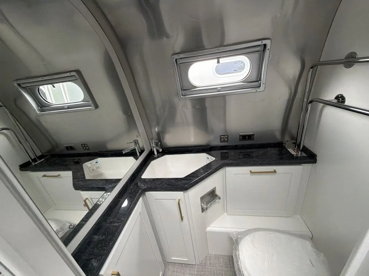 2027 Airstream Classic