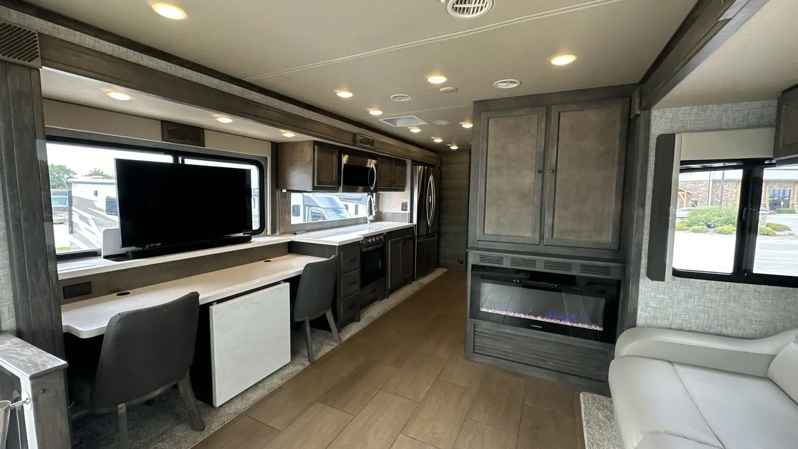 2027 Tiffin Motorhomes Open Road