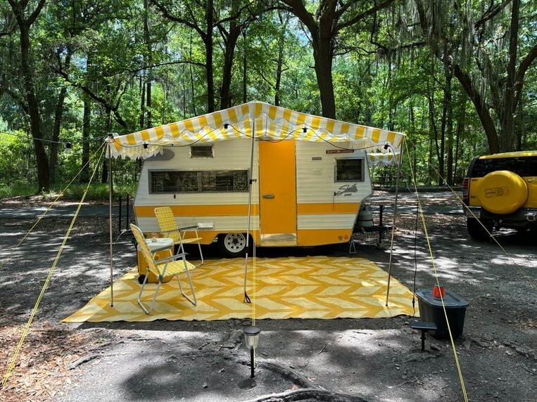 1969 Shasta LoFlyte, Front Kitchen Travel Trailer Camper