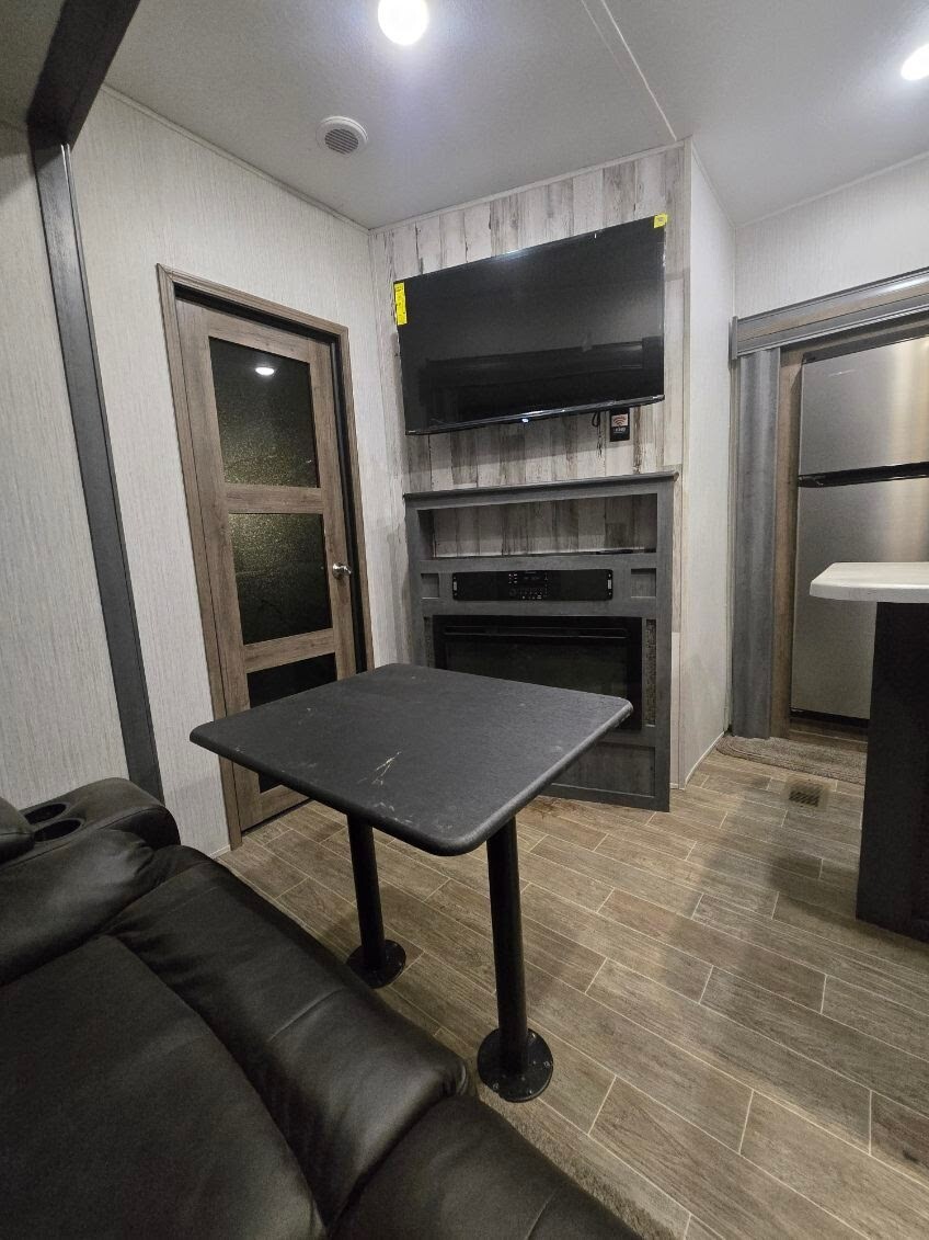 2020 White Forest River PUMA PALAMINO UNLEASHED TOY HAULER PTF 383DSS FIFTH WHEEL CAMPER