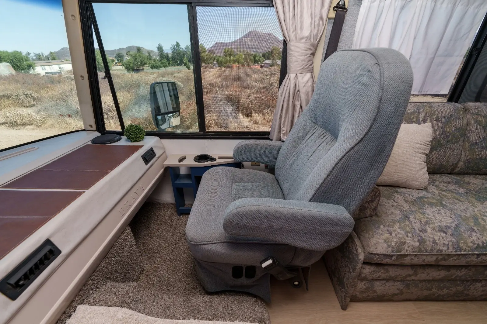 2001 Winnebago