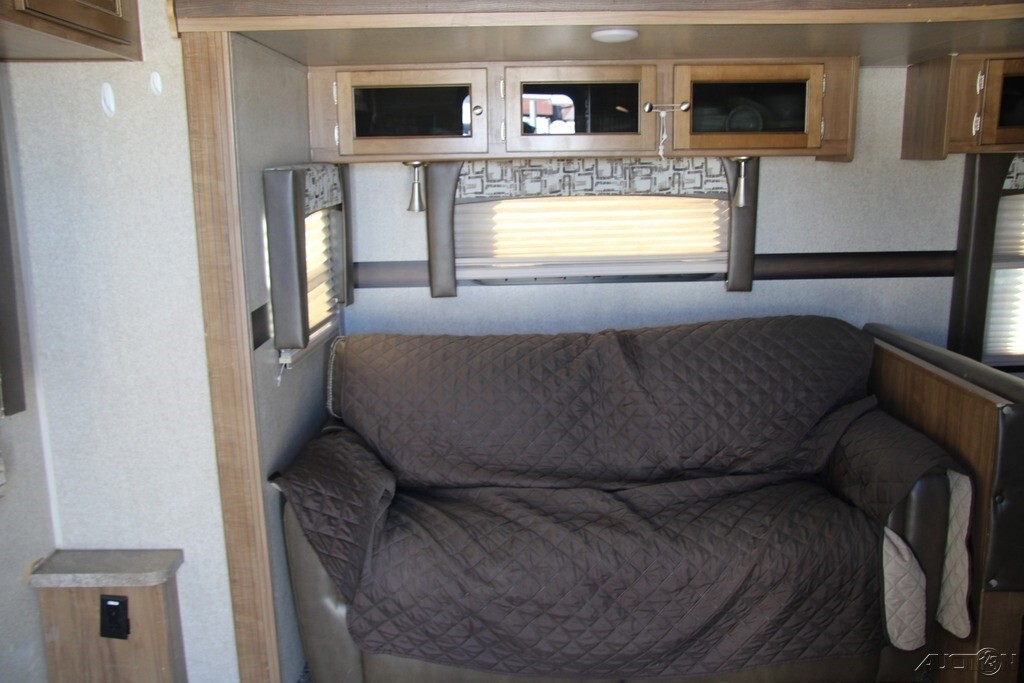 2018 Forest River Rockwood ultra V Travel Trailer Travel Trailer