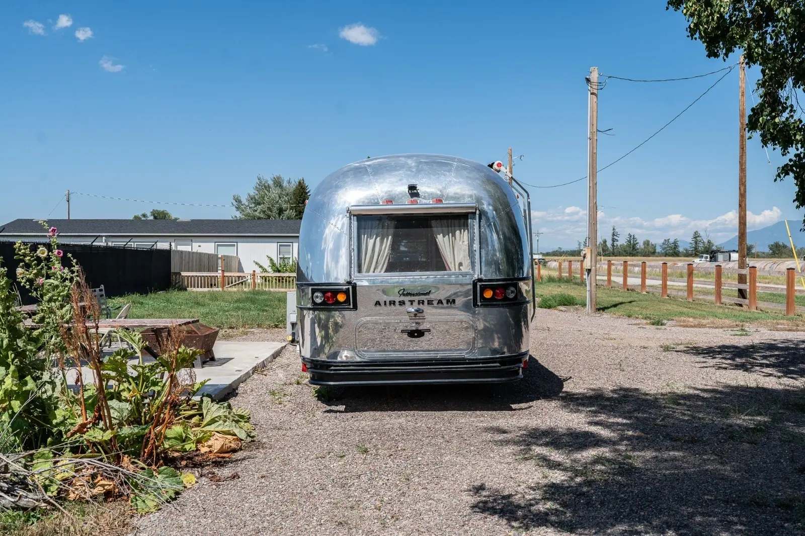 1969 Airstream International Land Yacht Ambassador