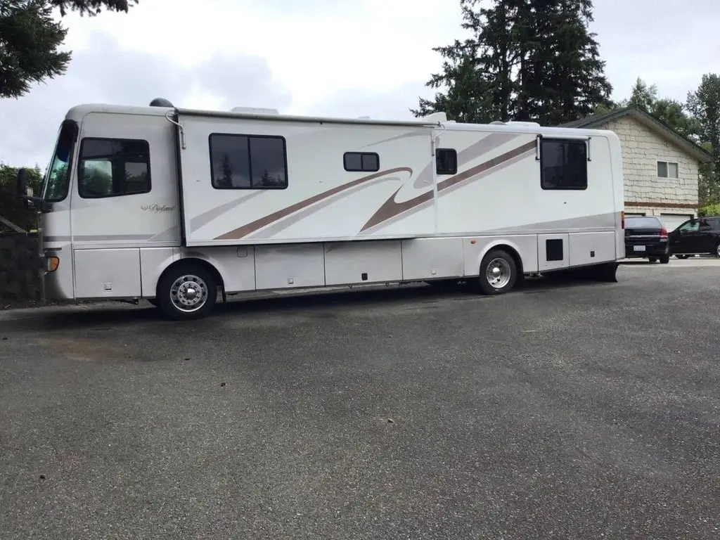 1998 Monaco Diplomat Motorized Class A