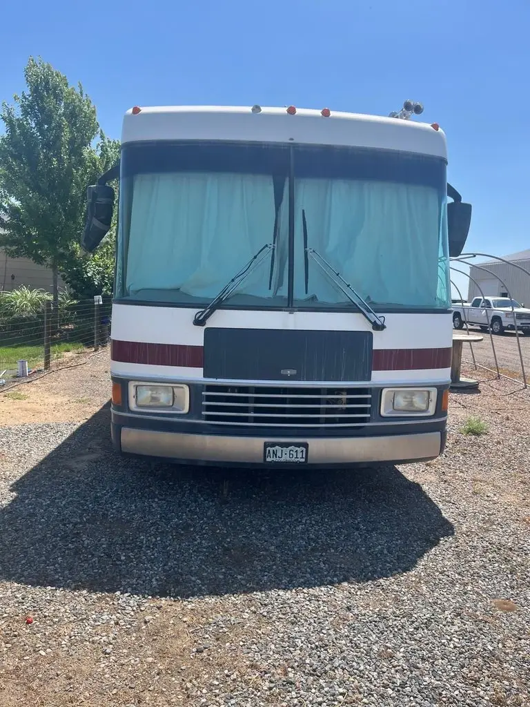 1998 National RV Dolphin Class A Motorhome