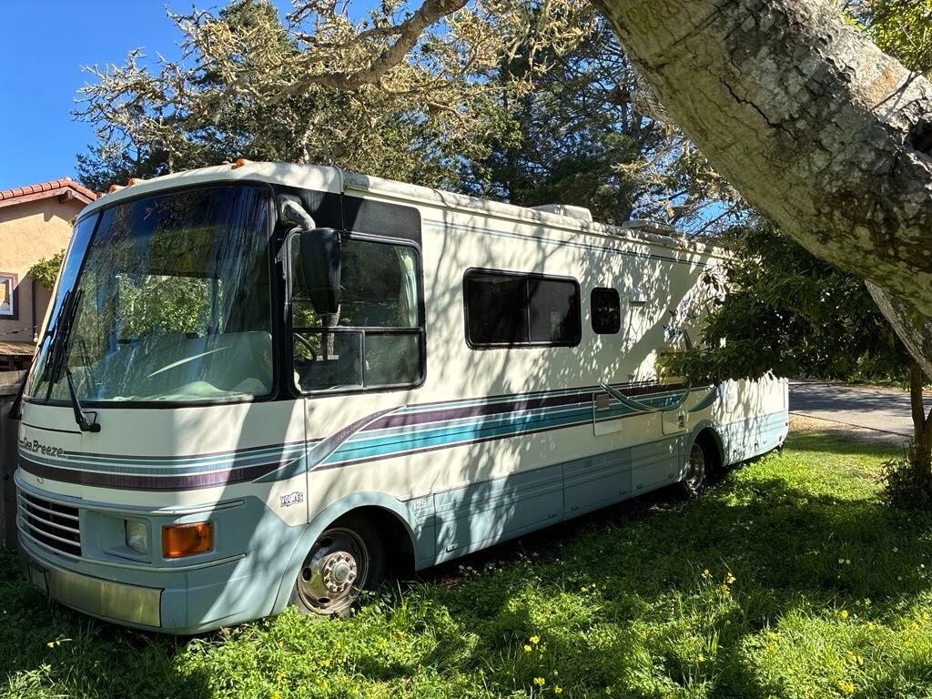 1998 National RV Sea Breeze Motorized Class A