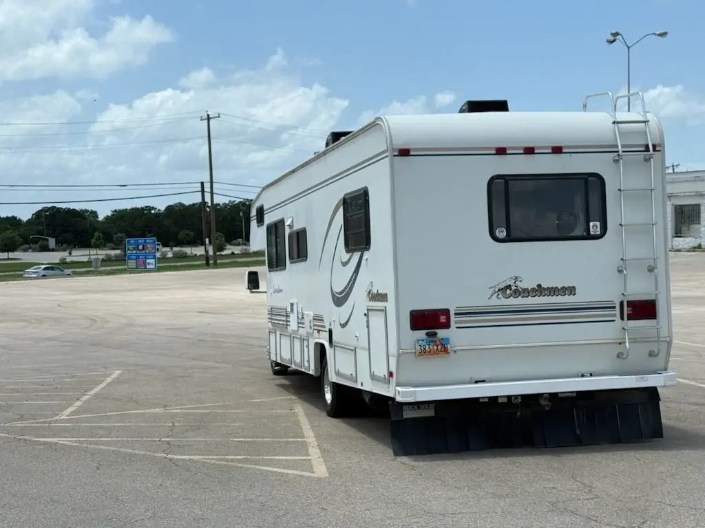 1999 Coachmen Leprechaun Class C Motorhome