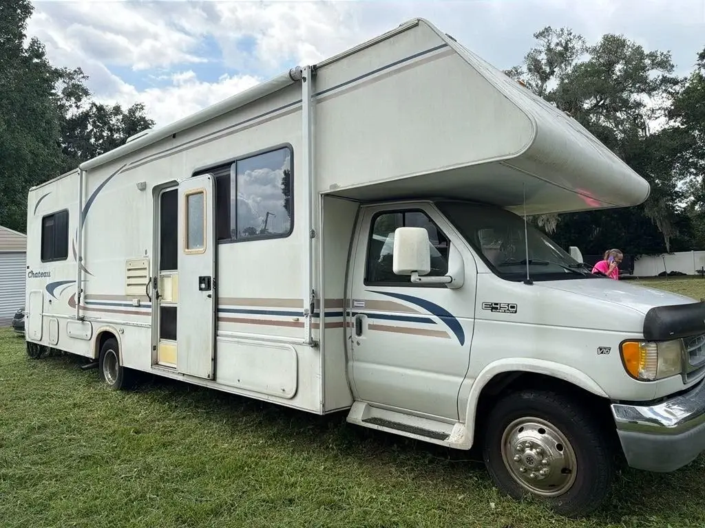 1999 Four Winds Chateau Motorized Class C