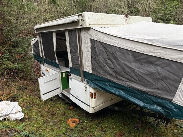 2000 Coleman Destiny Series Pop-Up