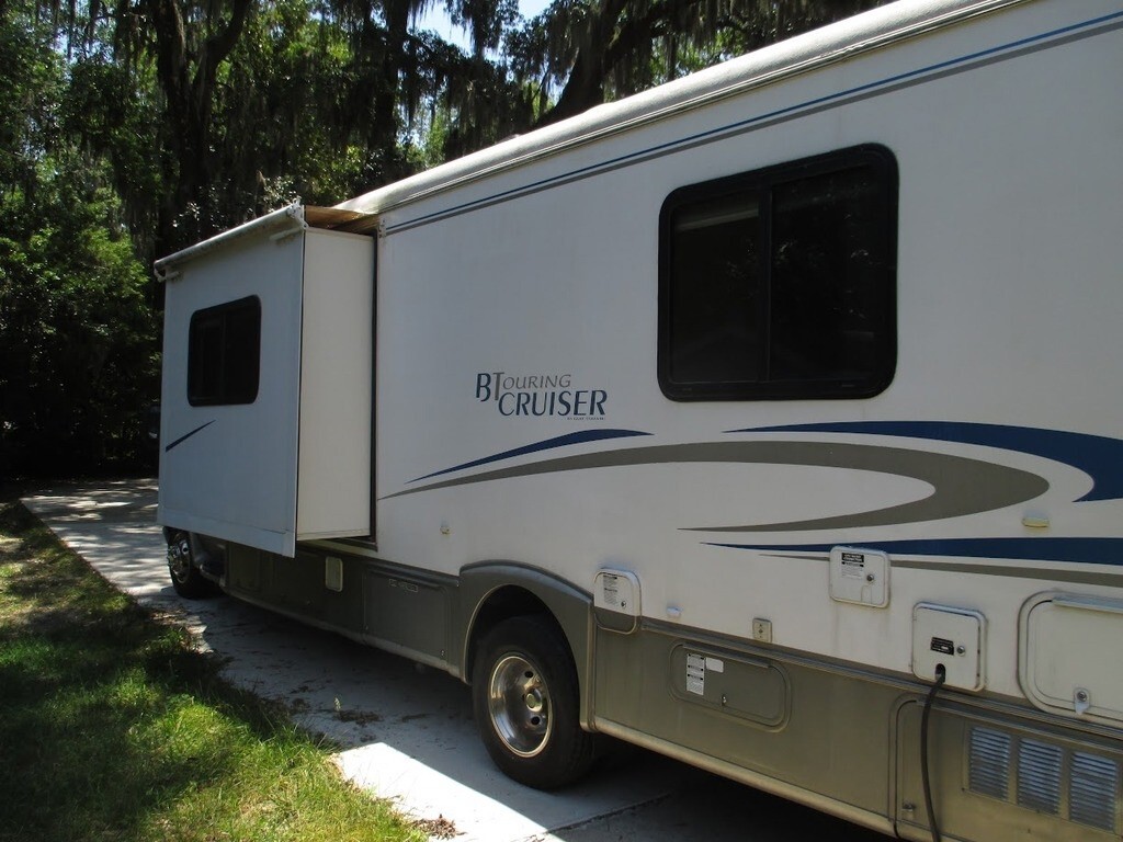 2001 Gulf Stream BT Cruiser Motorized Class C