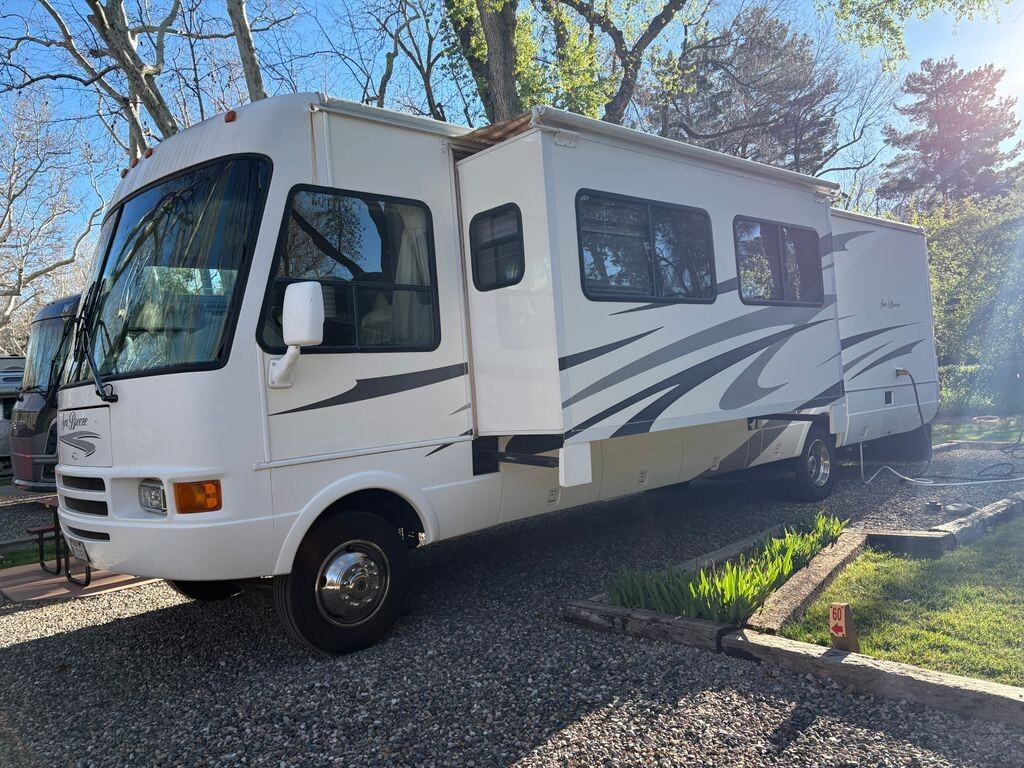 2005 National RV Sea Breeze Class A Motorhome