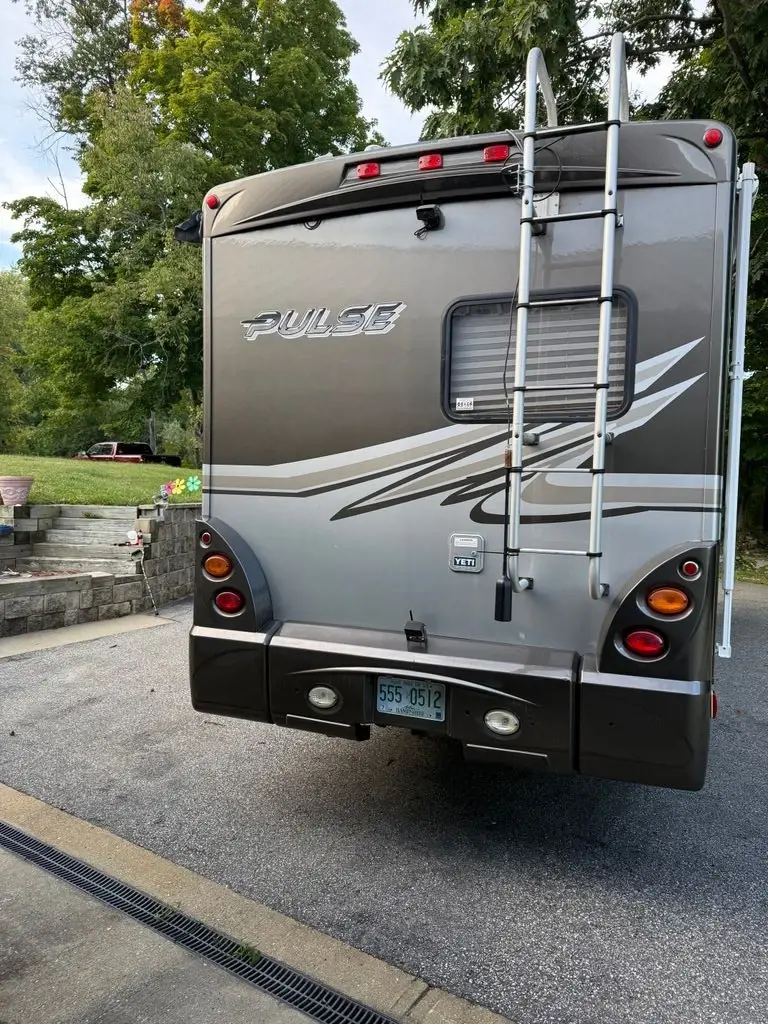 2009 Fleetwood Pulse Class C Motorhome