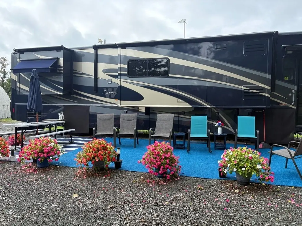 2010 Winnebago Journey Motorized Class A