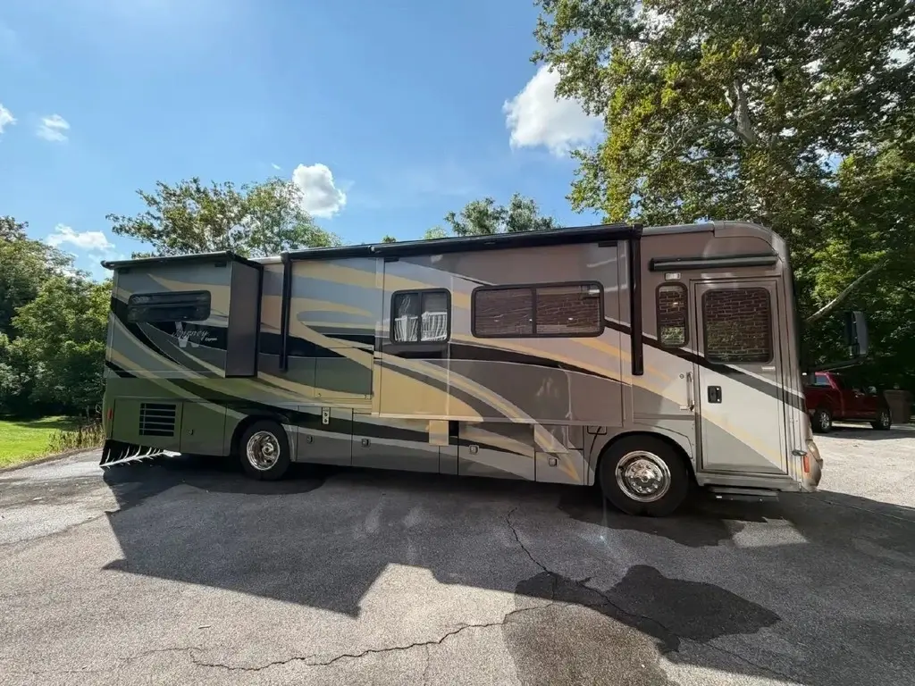 2010 Winnebago Journey Express Motorized Class A