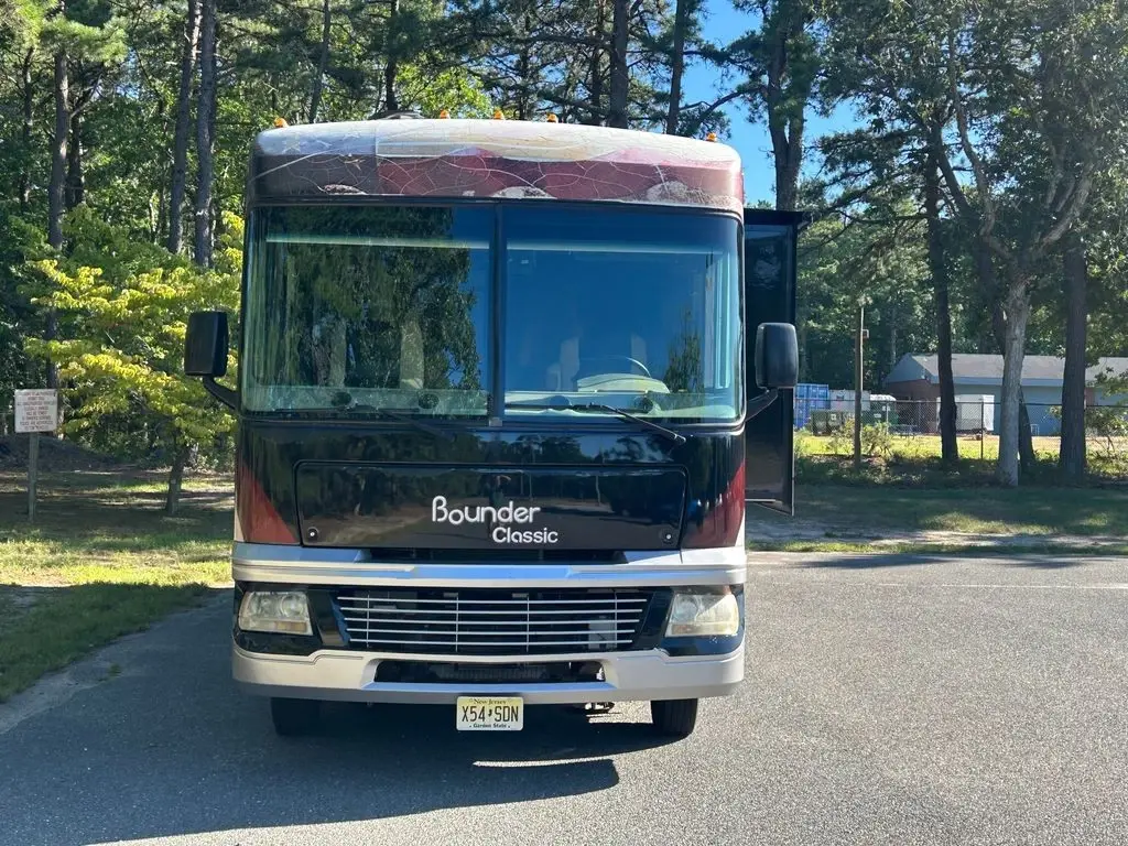 2011 Fleetwood Bounder Classic Class A Motorhome