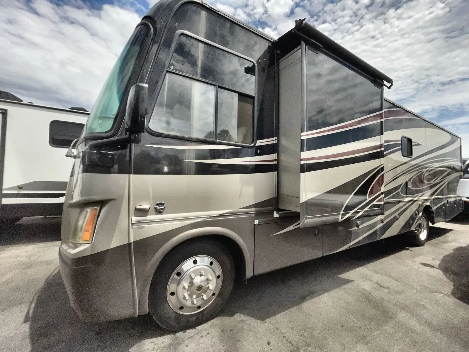 2011 Thor Motor Coach Challenger