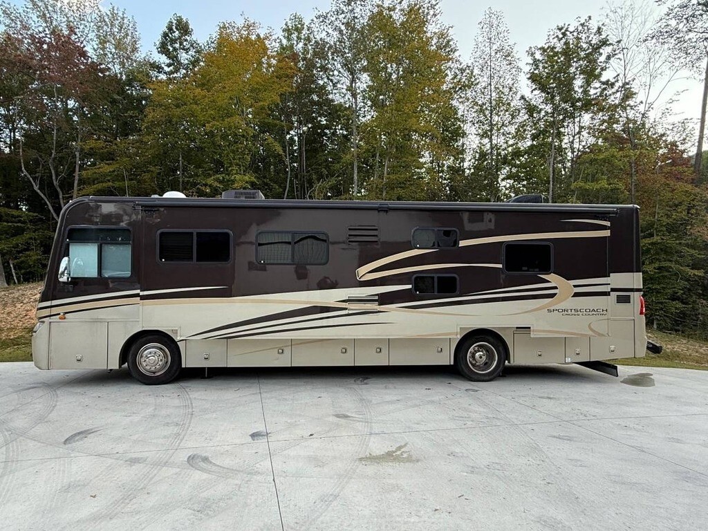 2013 Coachmen Sportscoach Cross Country Motorized Class A