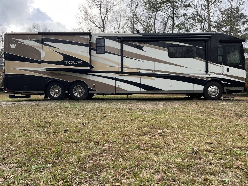 2013 Winnebago Tour Motorized Class A