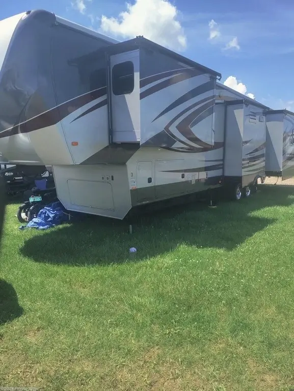 2014 Heartland Landmark Fifth Wheel