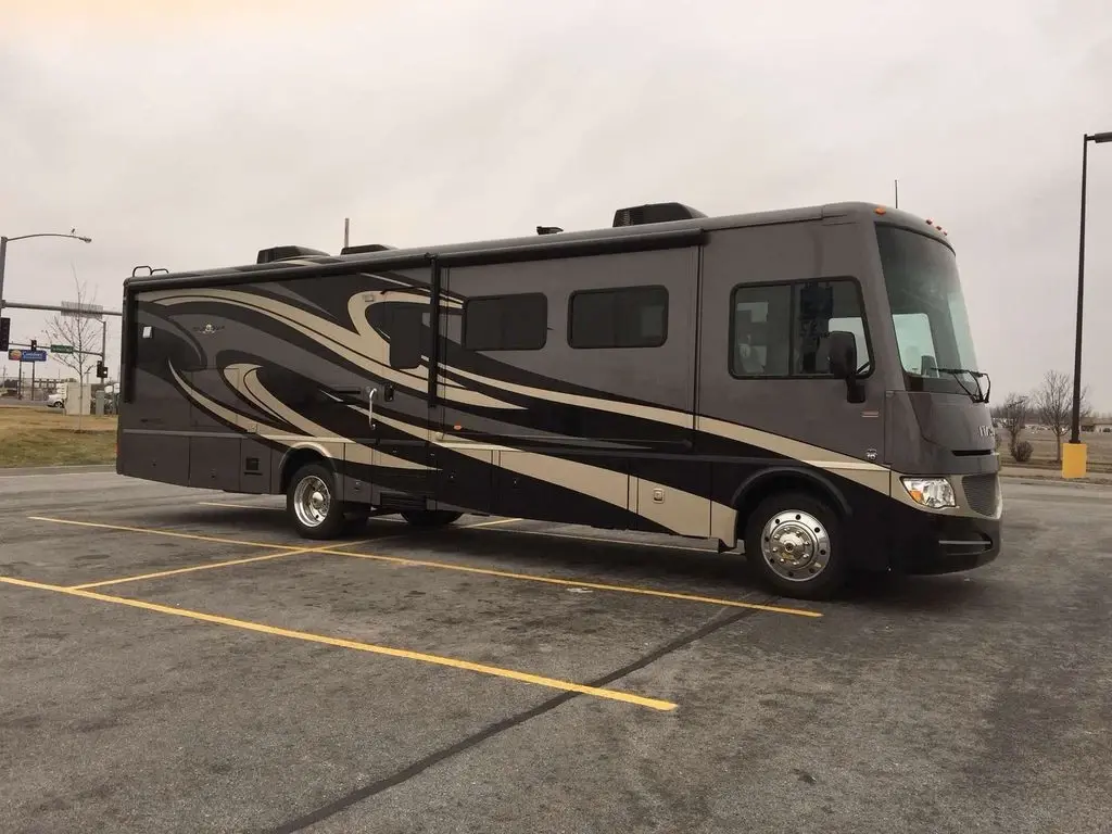 2014 Itasca Sunova Class A Motorhome