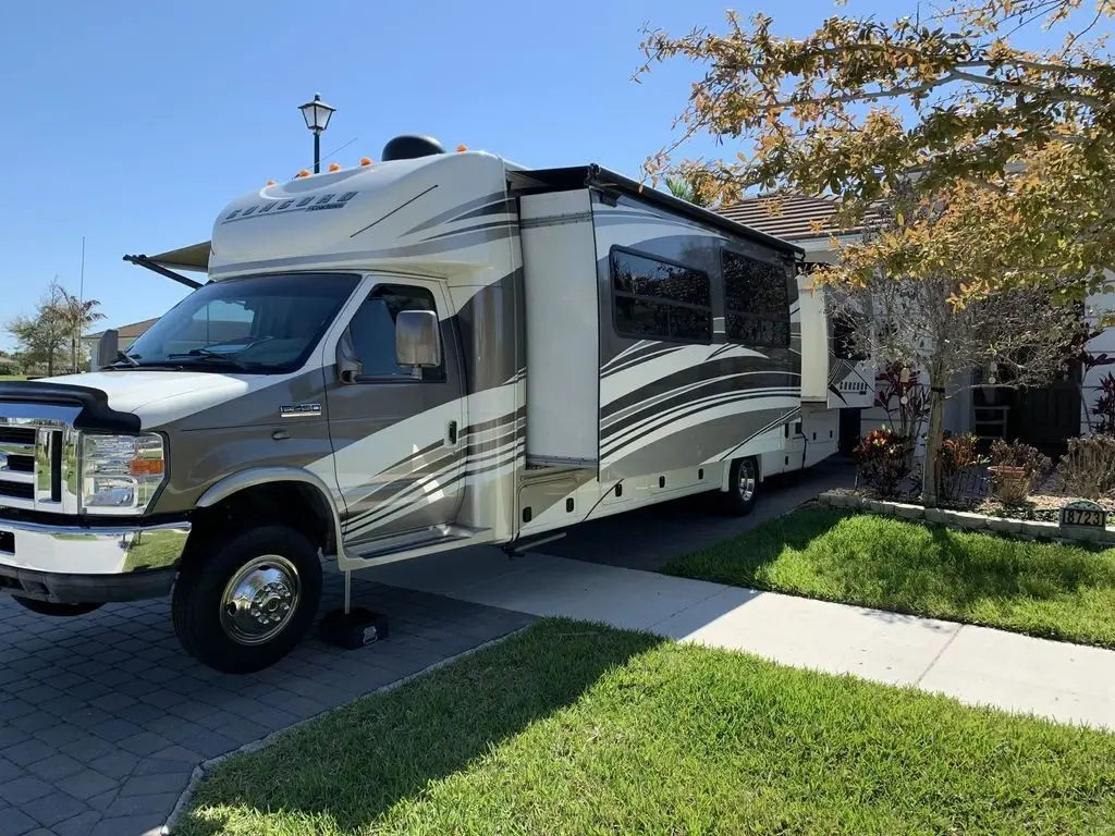 2015 Coachmen Concord Class C Motorhome