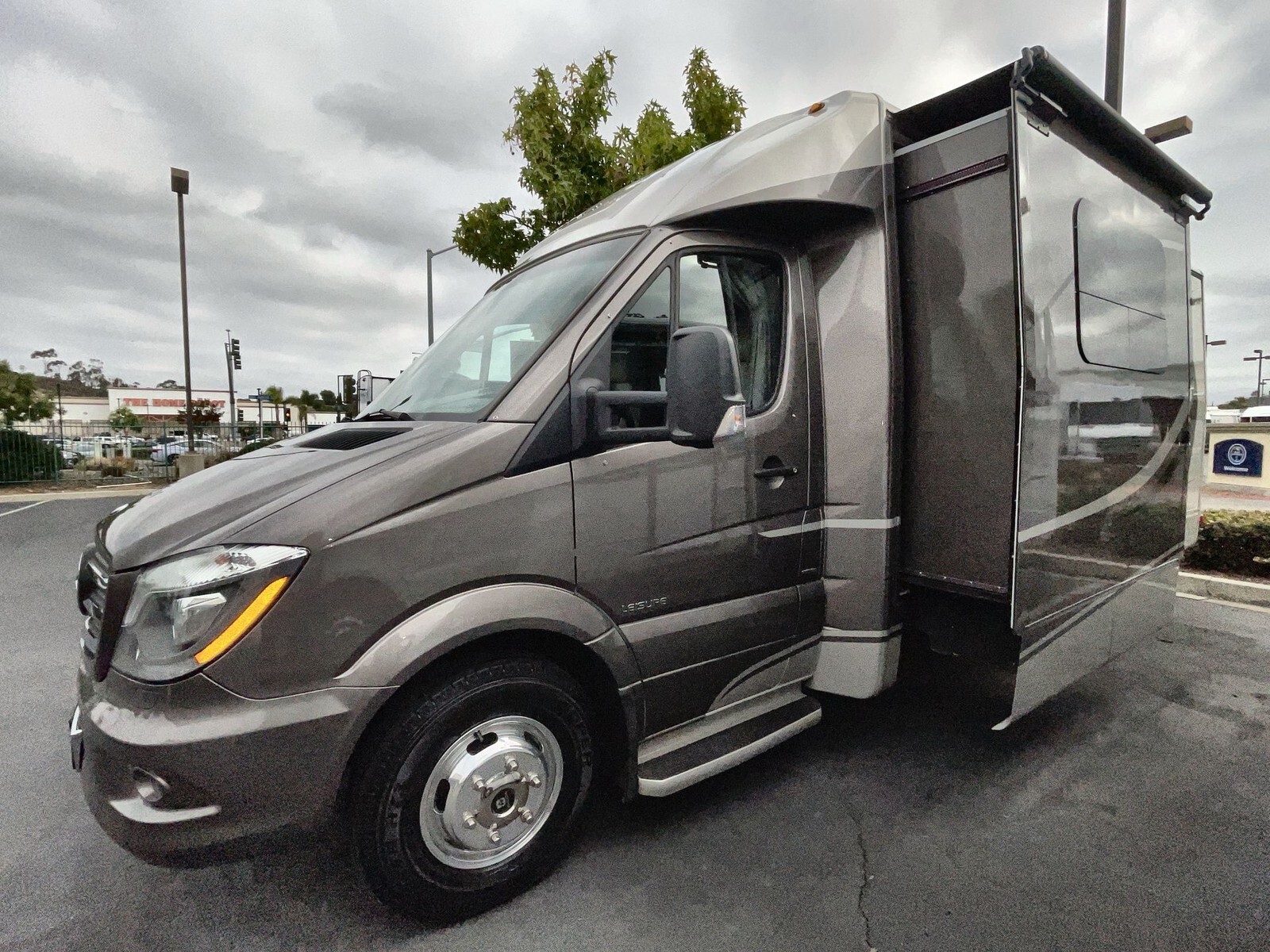 2015 Leisure Travel Vans Unity