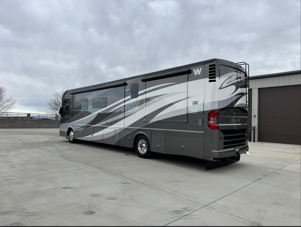 2015 Winnebago Journey Class A Motorhome