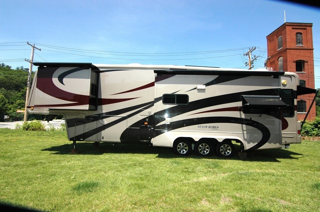 2016 Teton Liberty Fifth Wheel