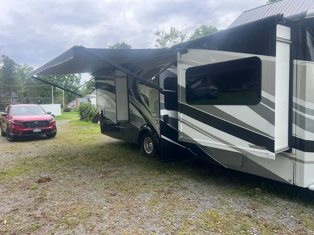 2016 Winnebago Itasca Cambria Class C Motorhome