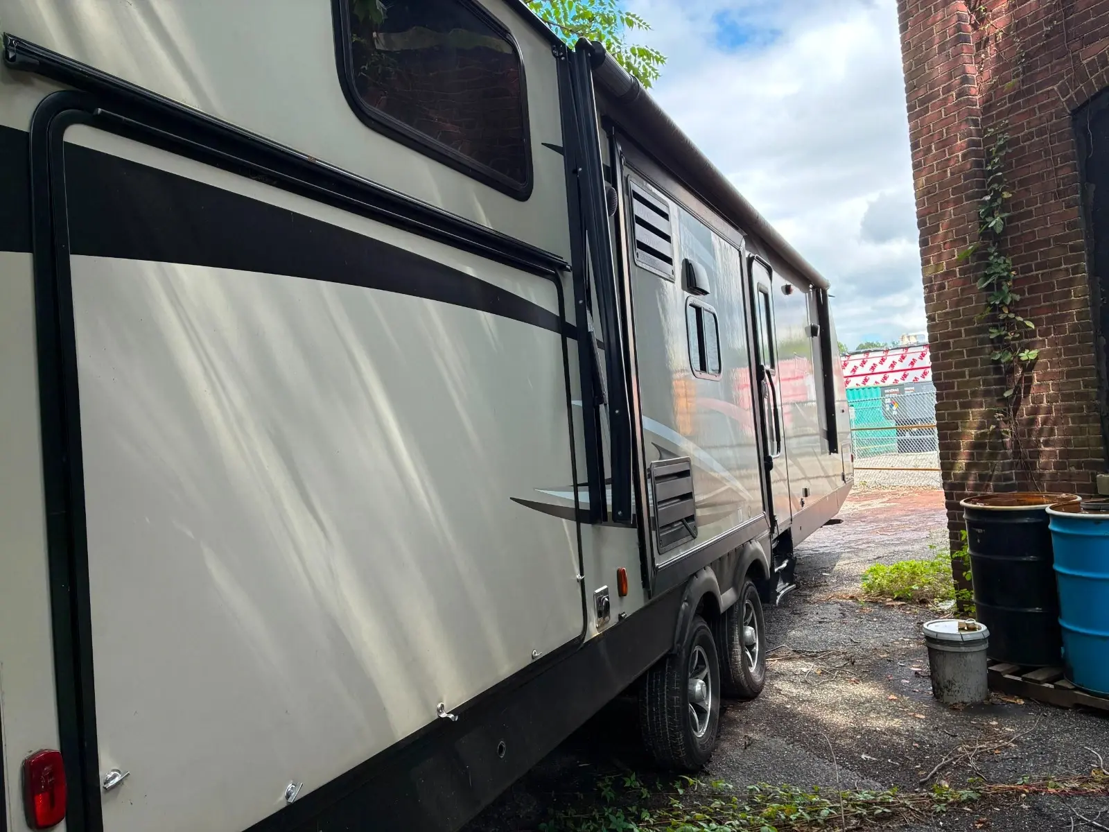 2017 Coachmen Freedo Toy Hauler