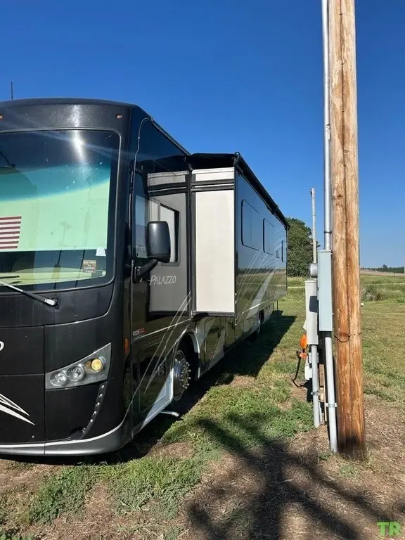 2017 Thor Motor Coach Palazzo Motorized Class A