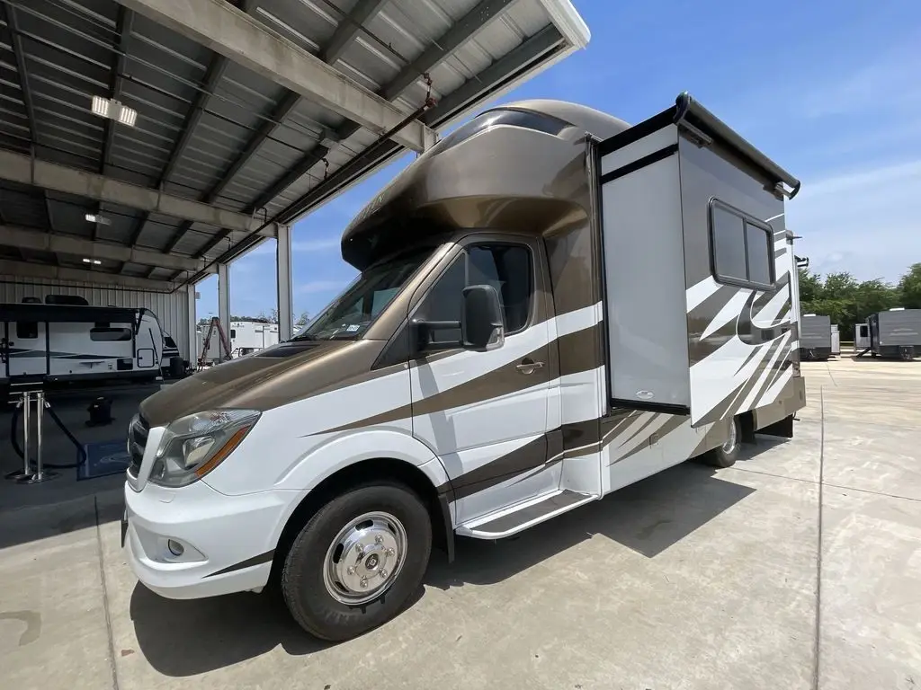 2017 Tiffin Motorhomes Wayfarer