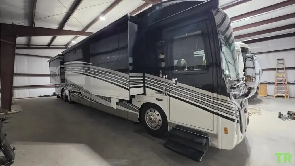 2017 Winnebago Grand Tour Motorized Class A