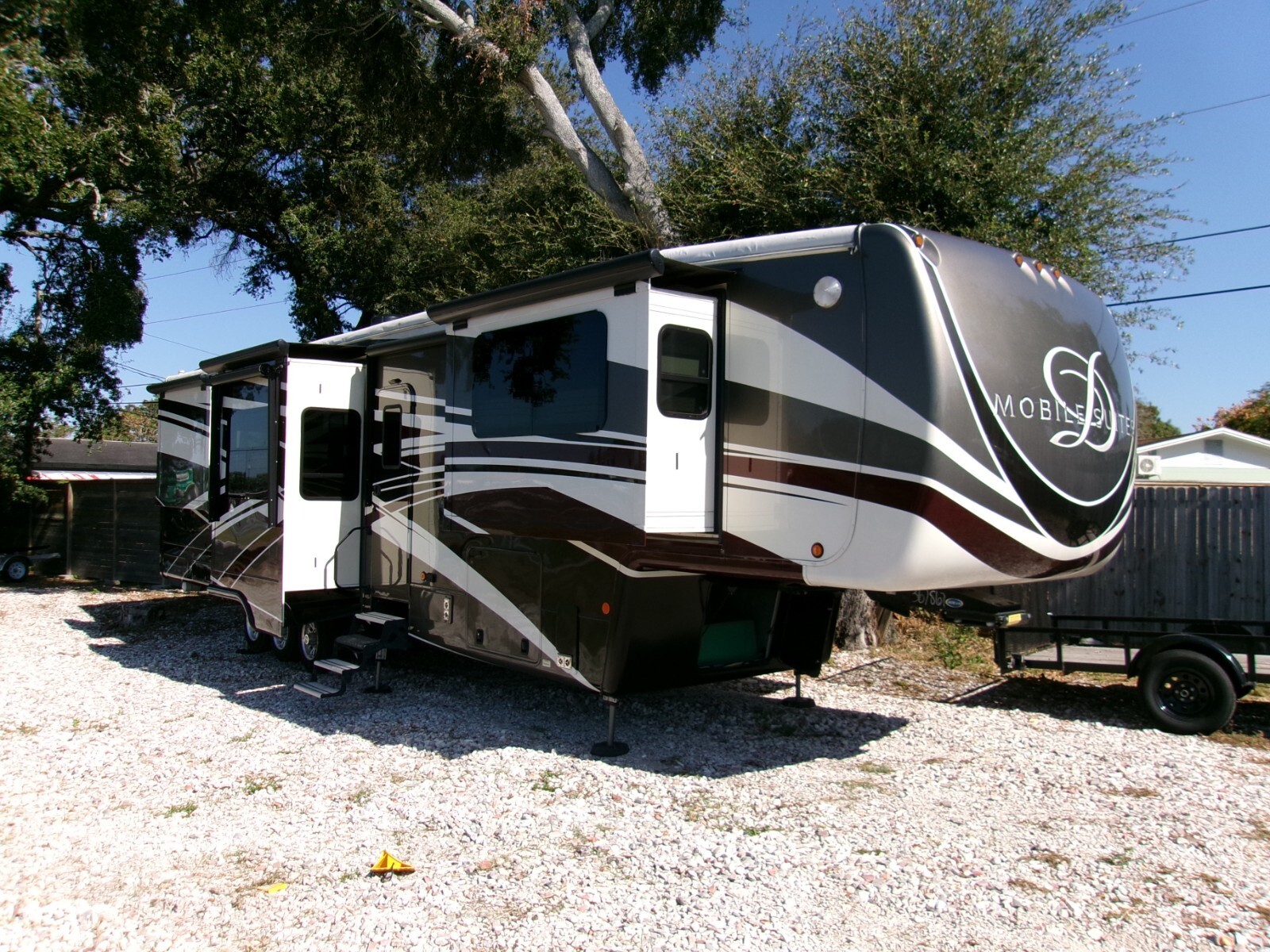 2018 DRV Luxury Suites Mobile Suites 44 NASHVILLE