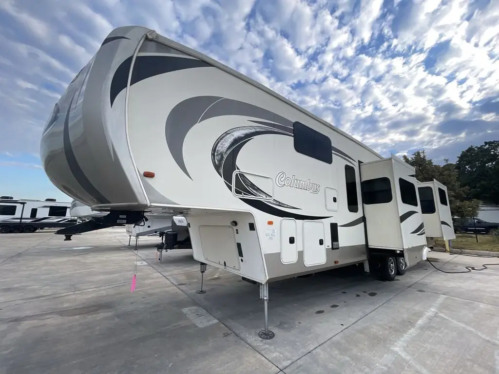 2018 Palomino COLUMBUS