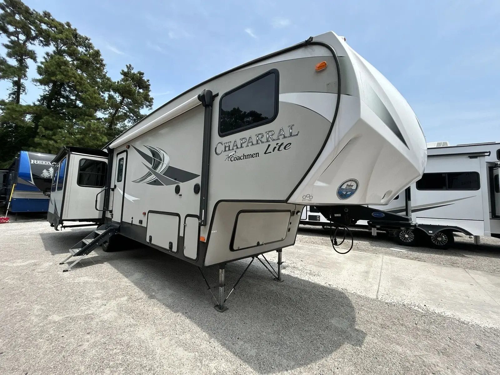 2019 Coachmen Chaparral Lite