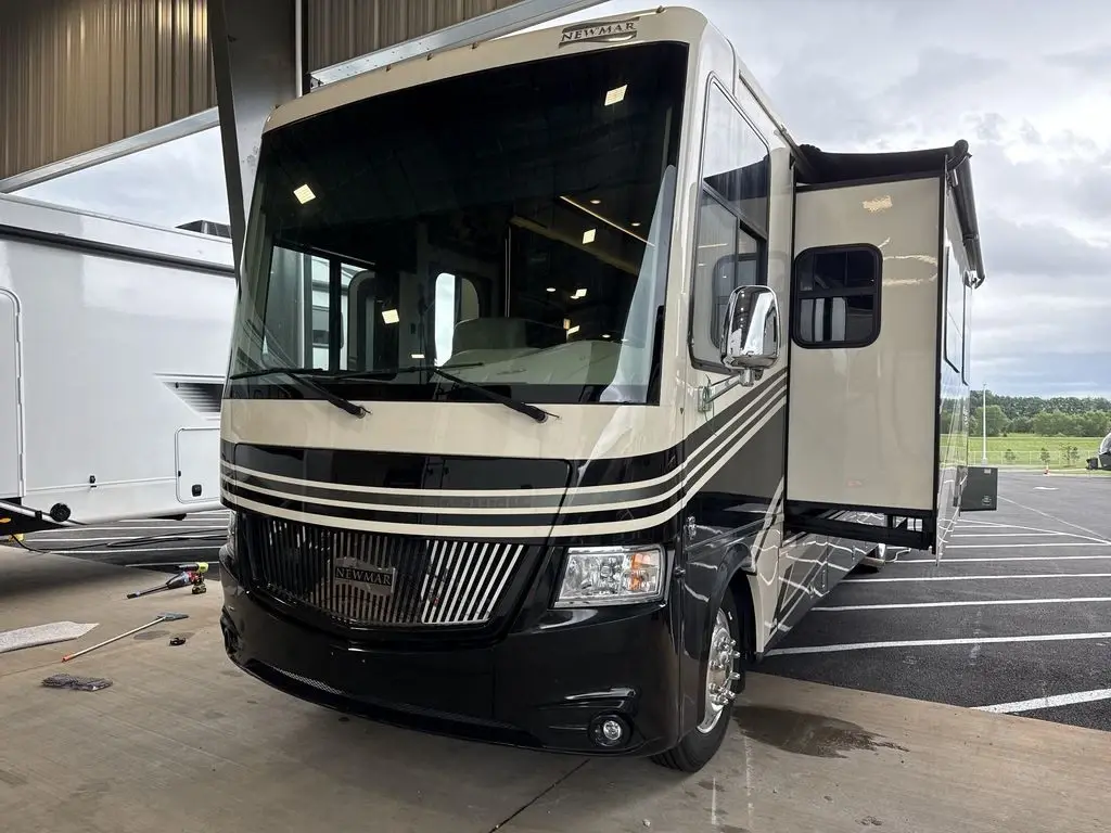 2019 Newmar Canyon Star
