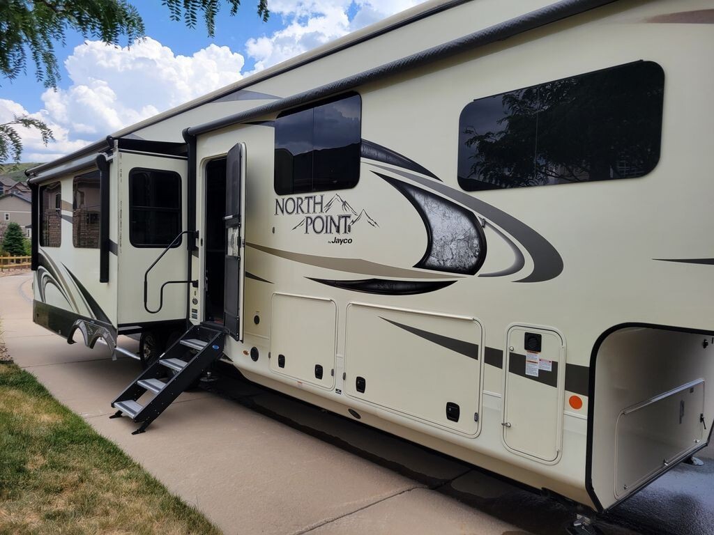 2020 Jayco North Point Fifth Wheel