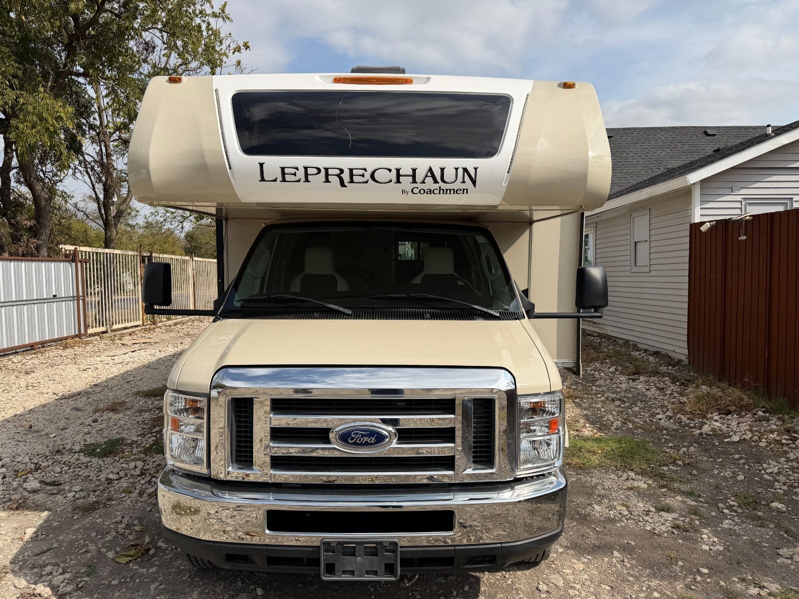 2021 Coachmen Leprechaun