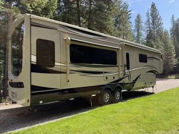 2021 Jayco Pinnacle Fifth Wheel