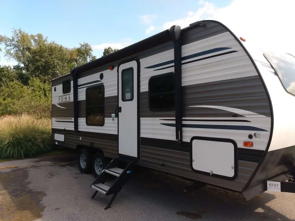 2021 Palomino by Forest River Puma XLE Lite Travel Trailer