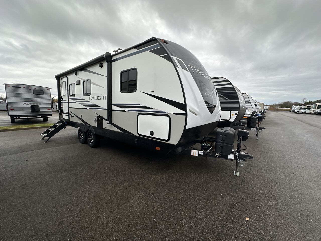 2022 Cruiser RV Twilight Signature