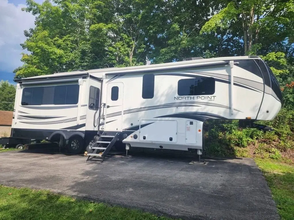 2022 Jayco North Point Fifth Wheel