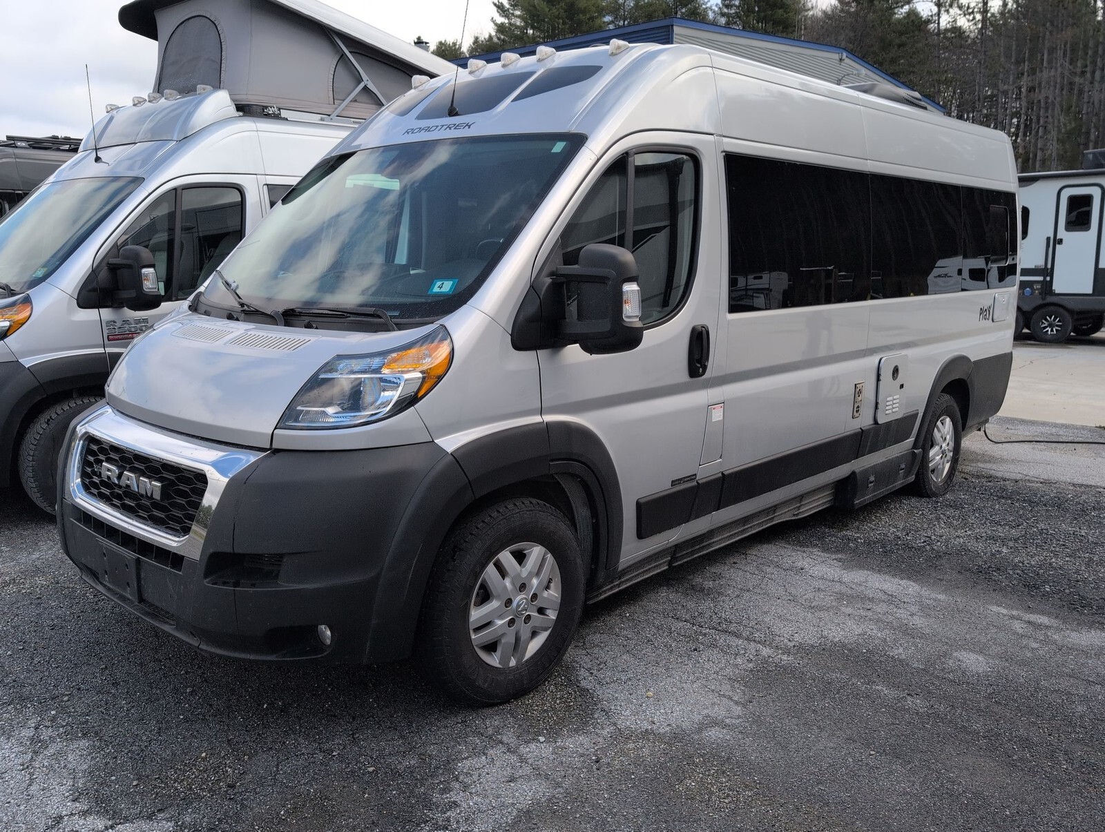 2022 Roadtrek Play