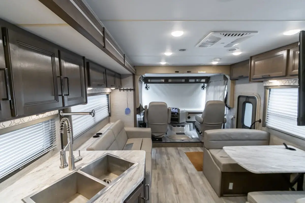 2022 Thor Motor Coach FREEDOM TRAVELER